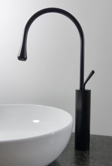 Hohe Design Armatur für große Aufsatz Waschbecken schwarz 
