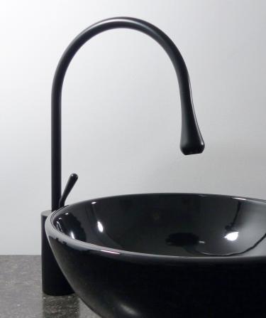 Hohe Design Armatur für 31cm Aufsatz Waschbecken schwarz 